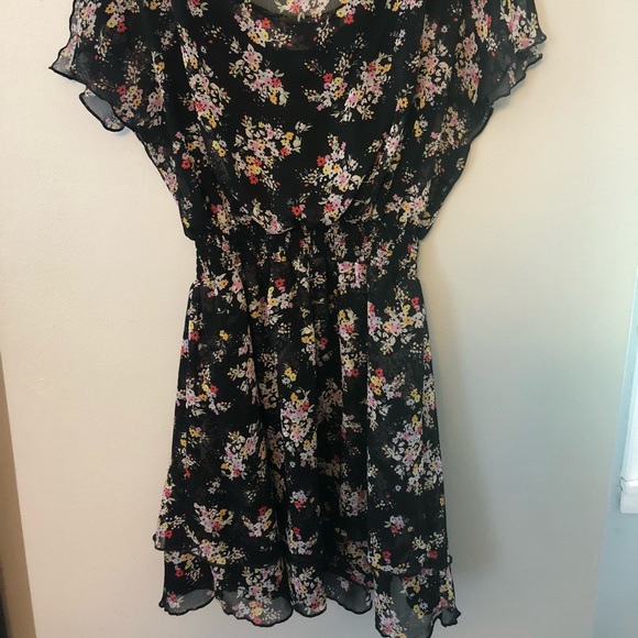 Express Floral Dress - Picture 2 of 6